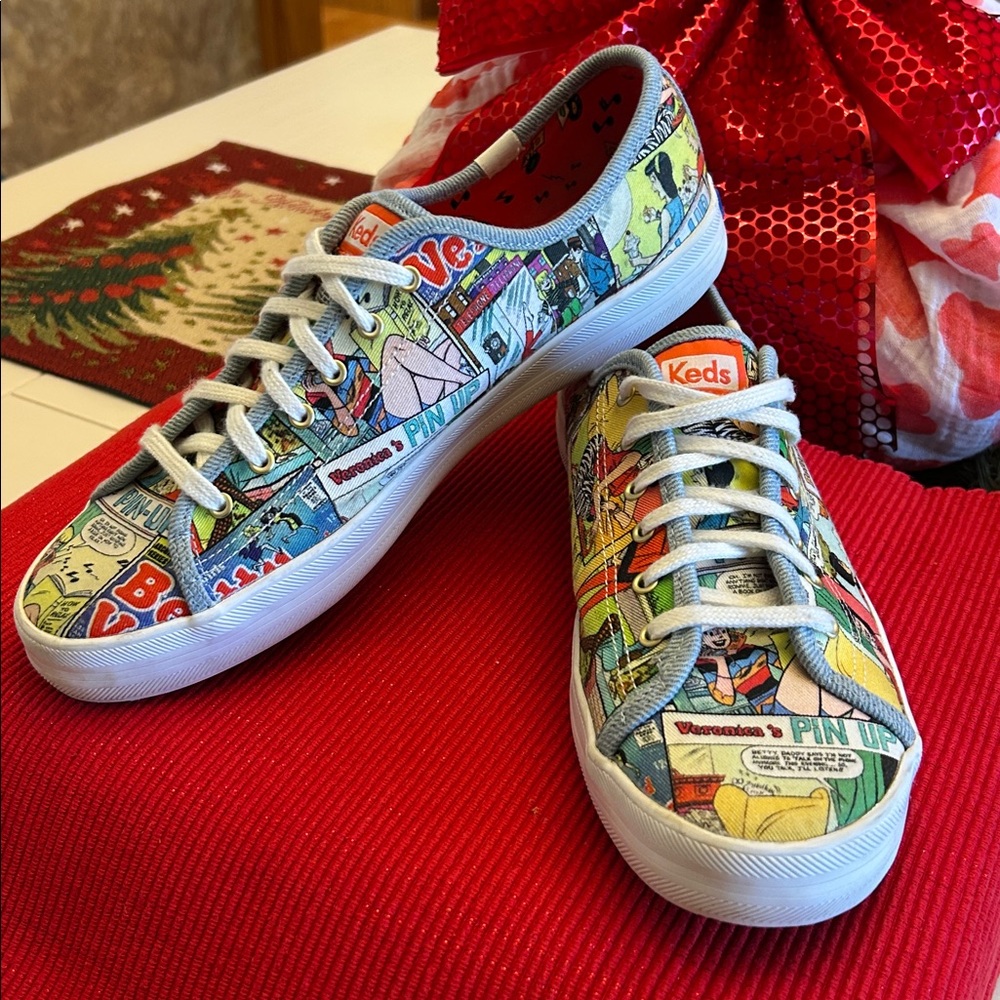 Keds Womens Vibrant Comic Sneakers - Picture 3 of 5